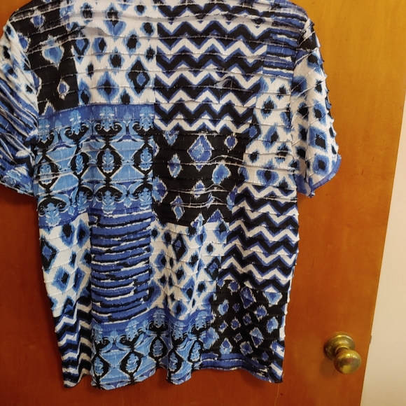 Top - Picture 2 of 3